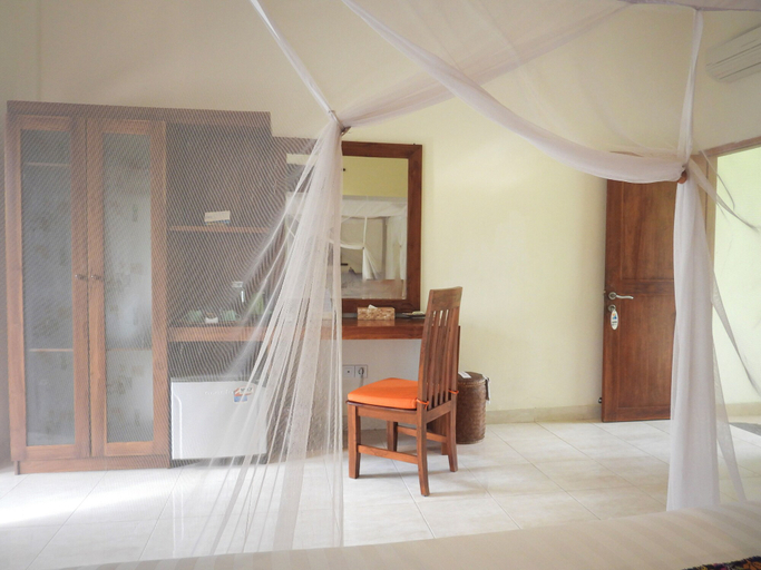 Bedroom 3, Puri Sari Beach Hotel, West Manggarai