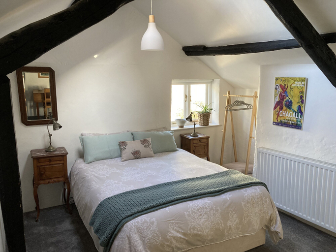 Bedroom 2, Six on Castle, Devon