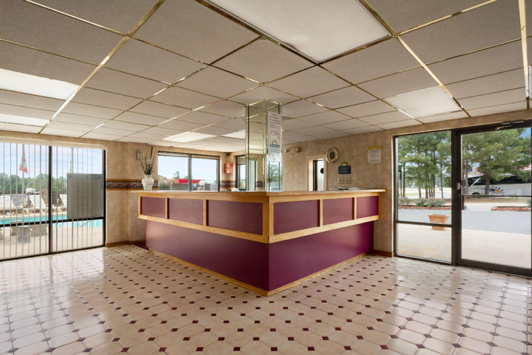 Public Area 2, Days Inn by Wyndham Richburg, Chester