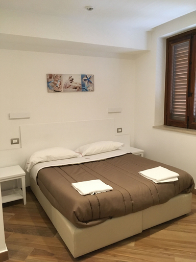Bedroom 3, Hotel Il Pirata, Palermo