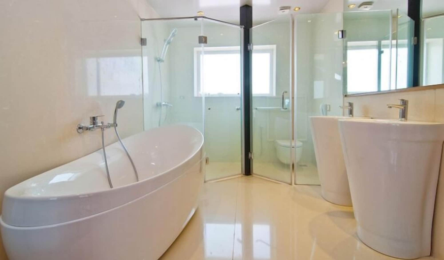Bathroom 5, White Pearl Suites, North Goa