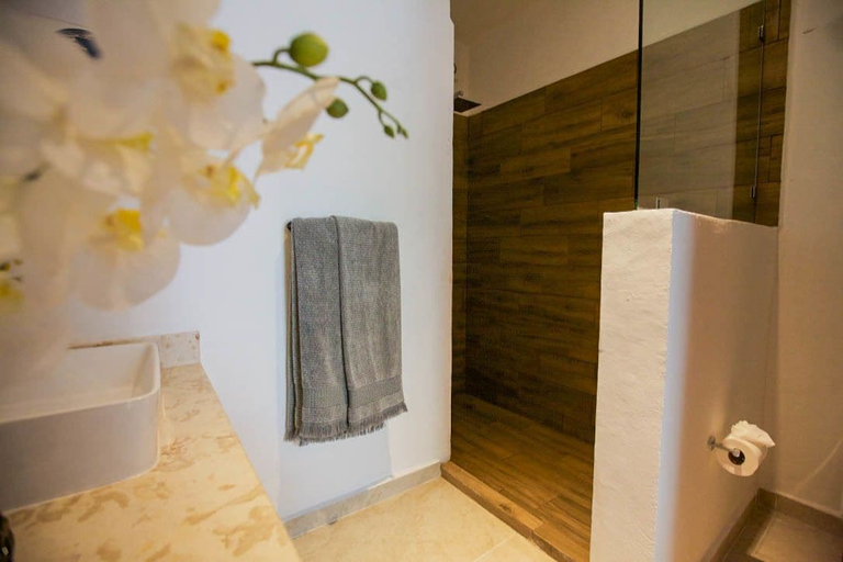 Bathroom 3, Villa Latina 2 bedroom apartment sleeps4, Cozumel