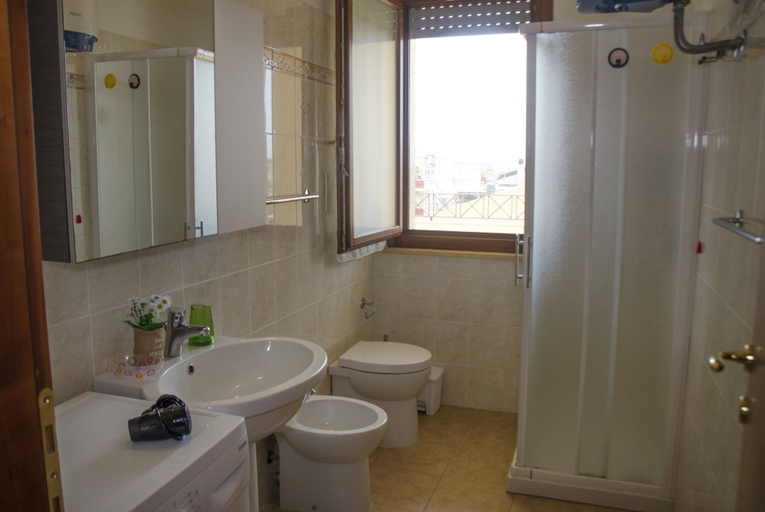 Bathroom 3, Casa Delfino, Sassari