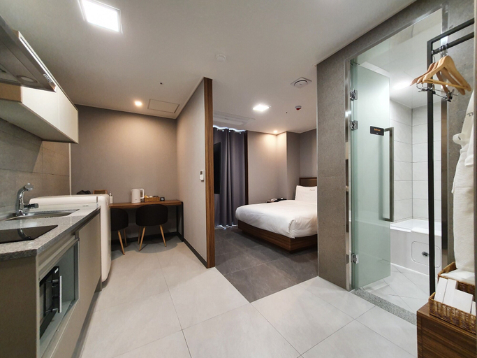 Bathroom 5, The Muse Hotel & Residence, Gijang