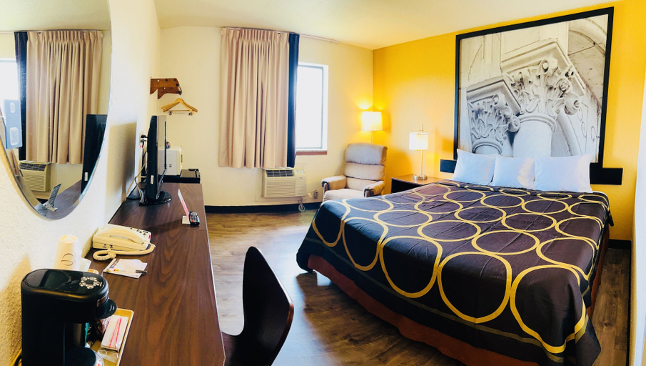Bedroom 4, Super 8 by Wyndham Elizabethtown, Hardin