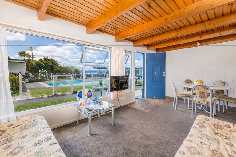 Others 5, Aloha Seaview Resort Motel, Far North