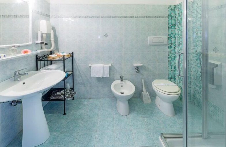 Bathroom 4, Medi Garden Resort, Teramo