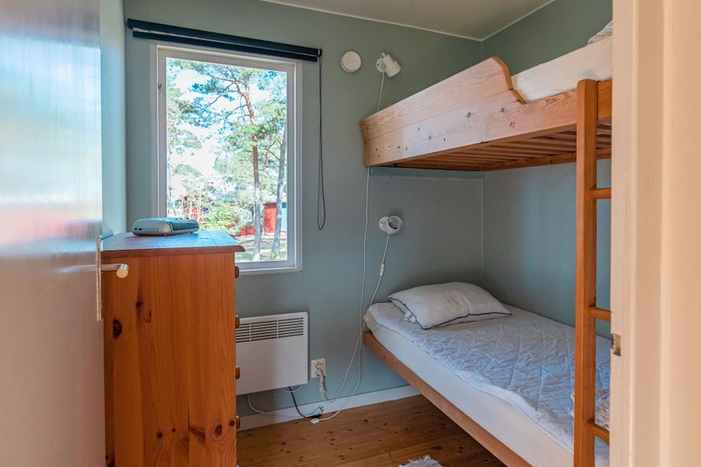 Bedroom 2, Lickershamns Semesterby, Gotland