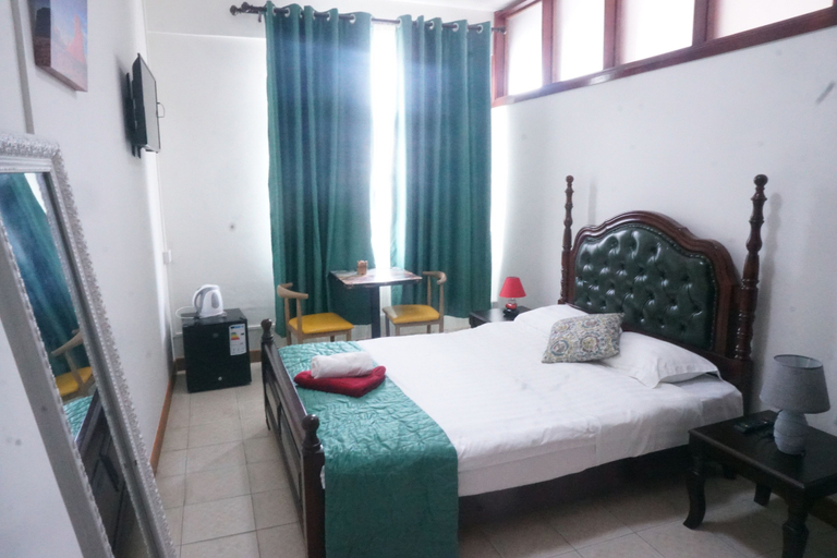 Bedroom 2, Happy Ours Guest House
