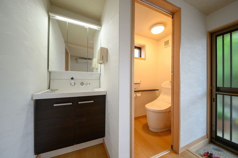 Bathroom 3, Koto no Kashin, Yufu