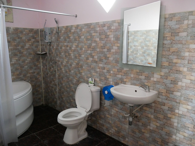 Bathroom 3, Mailuay Resort, Muang Buri Ram