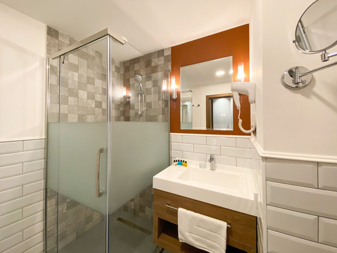 Bathroom 4, Golden Horn Apart Hotel, Baku