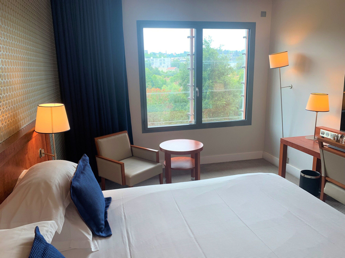 Bedroom 25