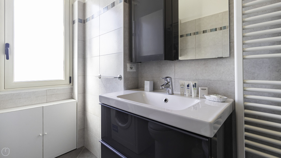 Bathroom 4, Italianway Comfort - Voghera 11 B, Milano