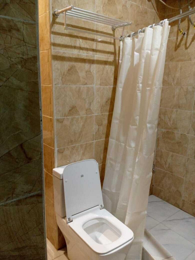 Bathroom, London Branch Hotel and Restaurant, Enugu North