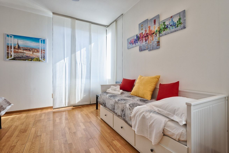 Living area 5, Porta Nuova & Valentino Apartment, Torino