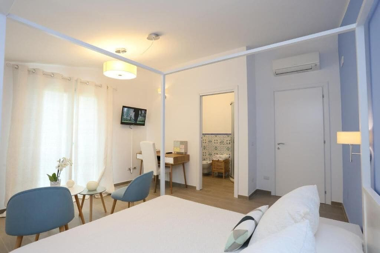 Bedroom 4, Country Cottage, Rome