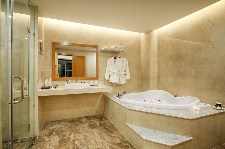 Bathroom 5, Muong Thanh Holiday Ly Son, Lý Sơn