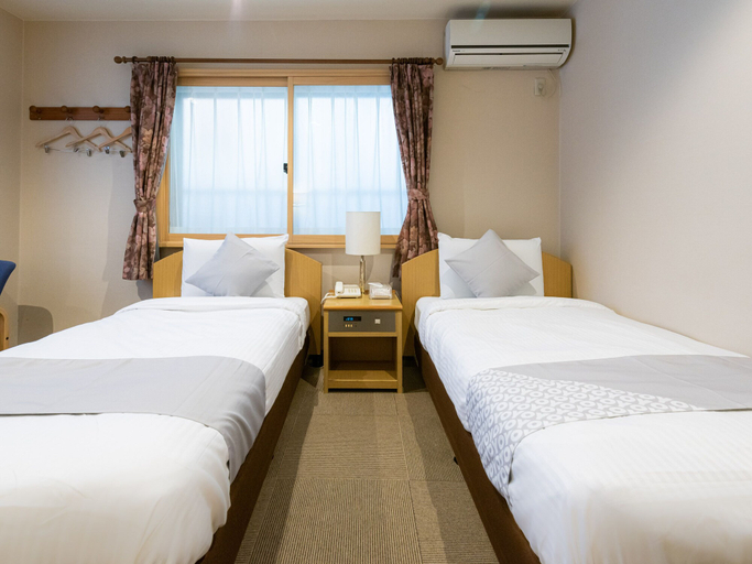 Bedroom 2, Hotel Charmant Nachi-Katsuura, Nachikatsuura