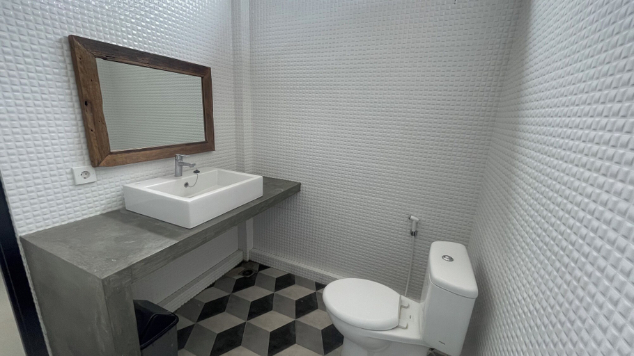 Bathroom 5, Margarita Apartment & Co-Working Canggu, Badung