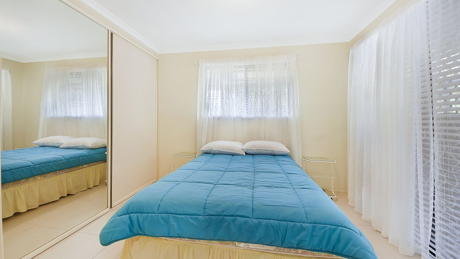 Bedroom 2, Quandamooka Beach House, Ipswich - Central