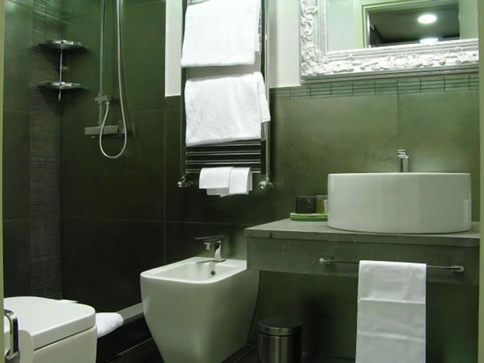 Bathroom 5, LH Hotel Andreotti, Rome