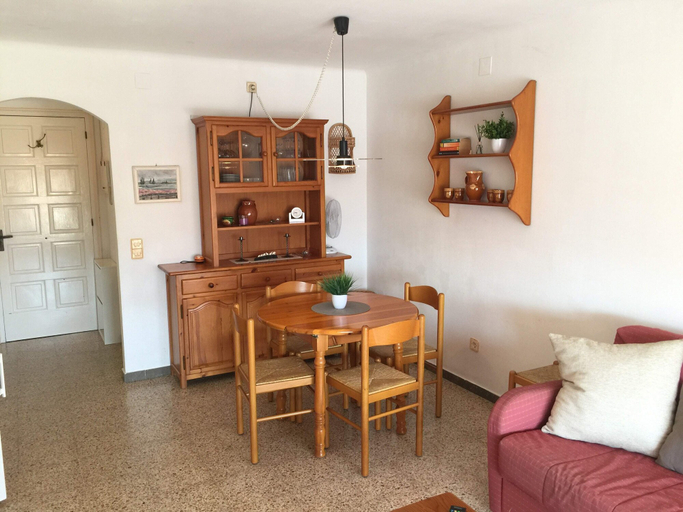 Others 5, Apartamento Inmobahia - BIII - 4-1, Girona