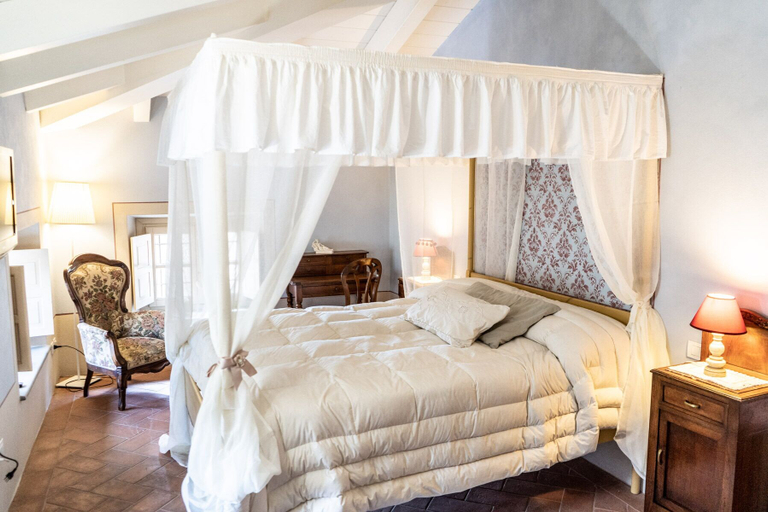 Bedroom 4, Villa Melangola, Lucca