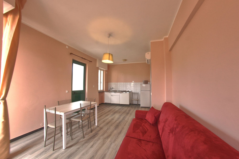 Others 4, Residence Riviera, Savona