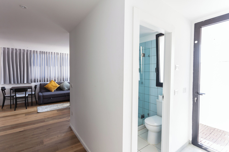 Others 5, Rothschild Boulevard Prime location 1Bd