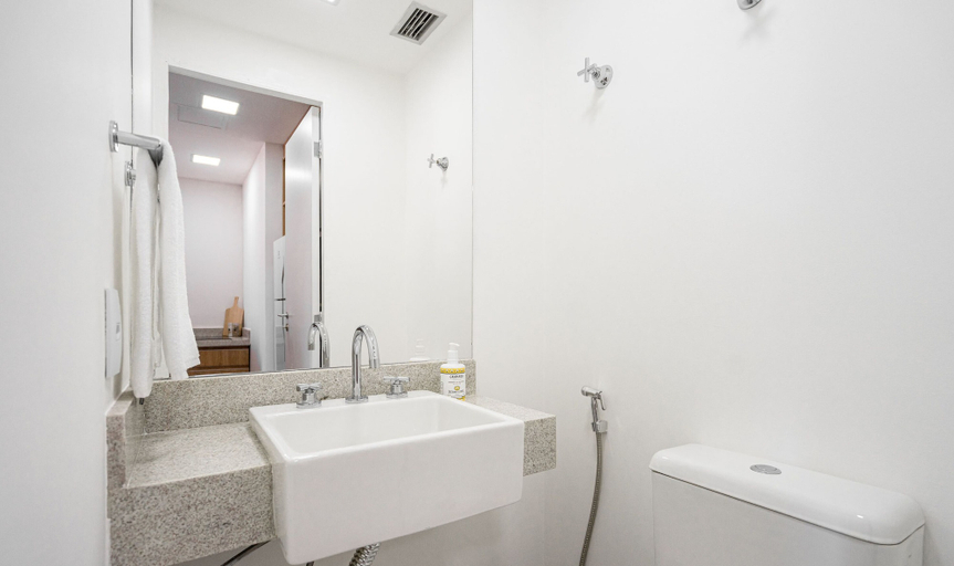Bathroom 4, Charlie Jerônimo da Veiga, São Paulo