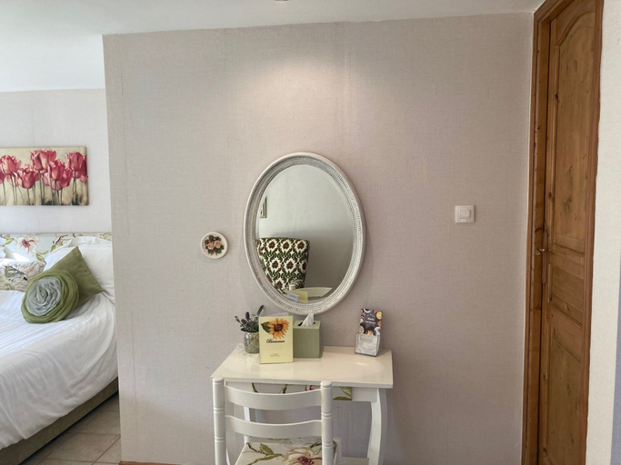 Bedroom 5, La Marmoire, Loire-Atlantique