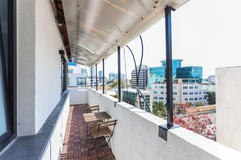 Others 3, Rothschild Boulevard Prime location 1Bd