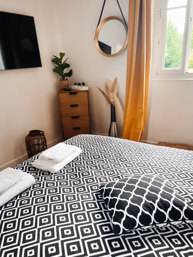 Bedroom 5, Domaine de Montmorency, Val-d'Oise