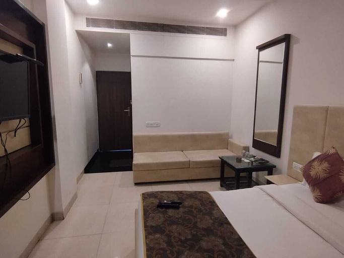 Bedroom 2, Hotel Shree Palace, Bhopal