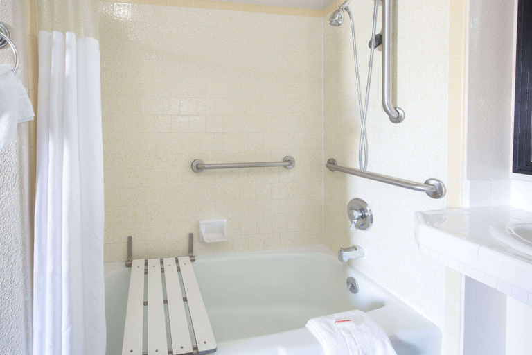 Bathroom 4, Days Inn by Wyndham Eureka CA, Humboldt