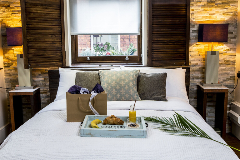 Bedroom 2, The Cow Hollow Hotel, Manchester