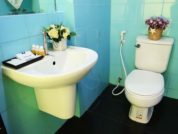 Bathroom 5, Happyland Mansion, Bang Kapi