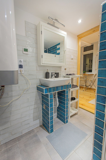 Bathroom, Cute gallery flat in Budapest Pearl, Budapesti