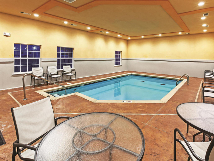 Sport & Beauty 2, Comfort Inn & Suites, Rogers