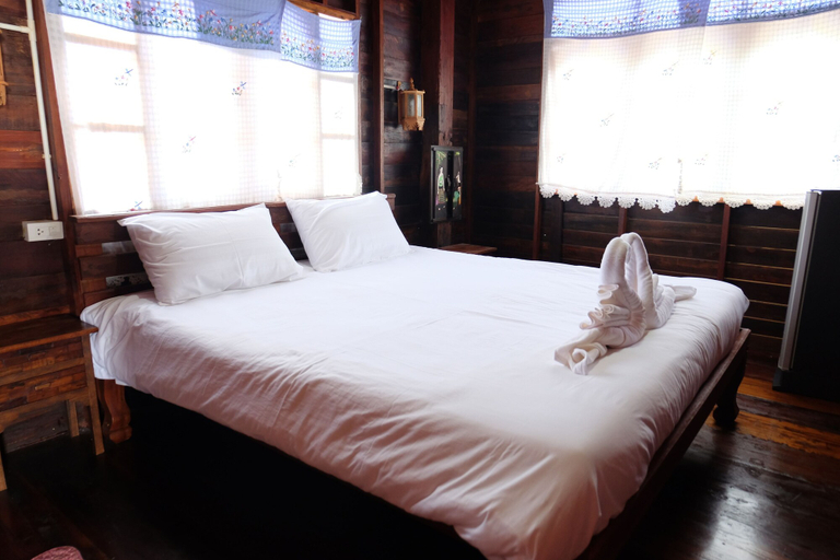 Bedroom 2, Baan Kun Tuad Ko Si Chang, Koh Si Chang