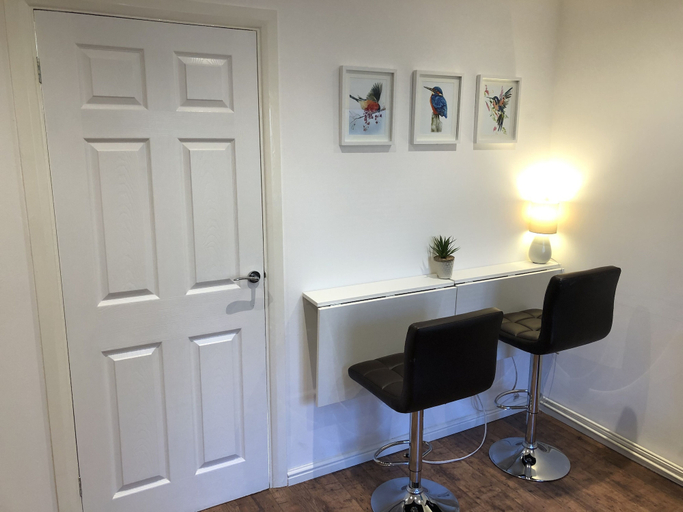 Others 4, Fountain View 1BR Flat-Free Parking, Oxfordshire