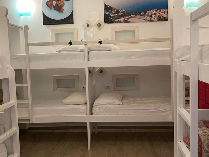 Bedroom 4, Hostel Brikette, Salerno