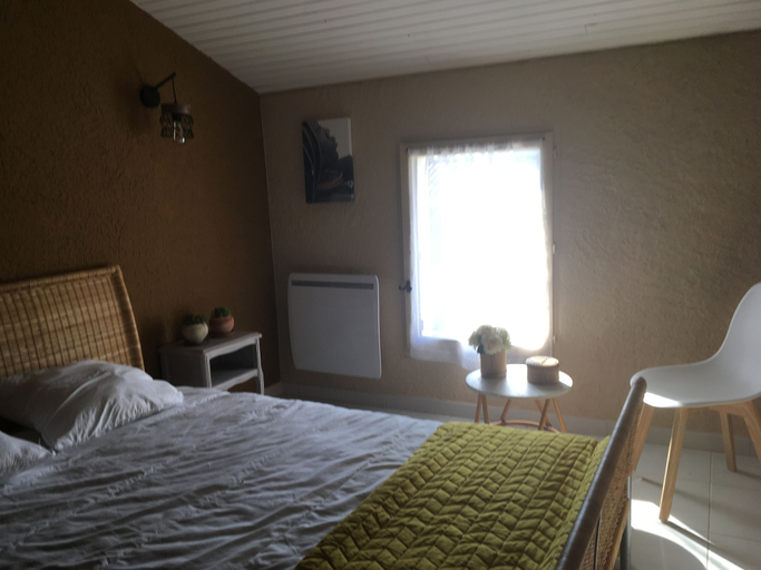 Bedroom 2, 2 Chambres Tramontane et Alizé, Vaucluse