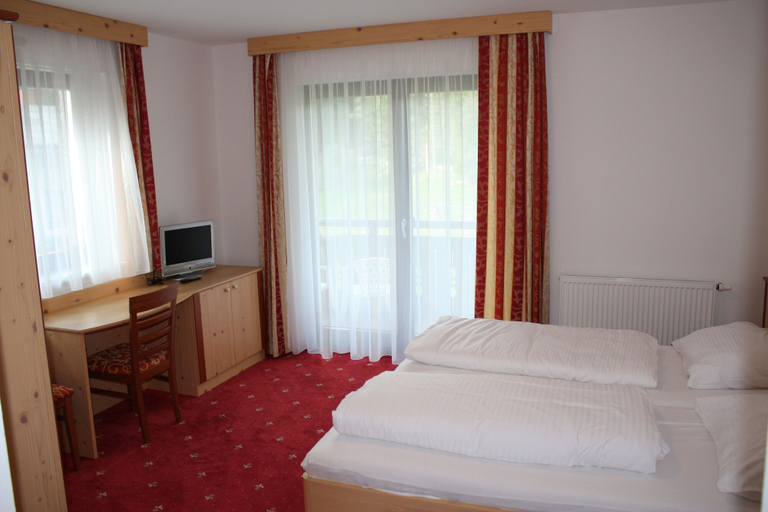 Bedroom 2, Hotel Hubertus, Spittal an der Drau