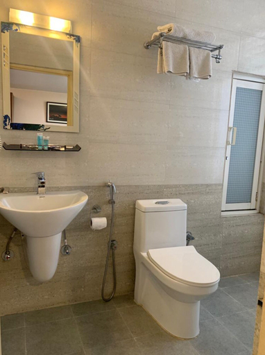 Bathroom 4, Hotel Tapas, Bagmati