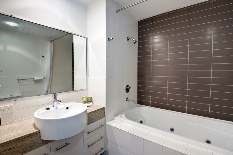 Bathroom 4, The Point Resort, Burnett - Pt A