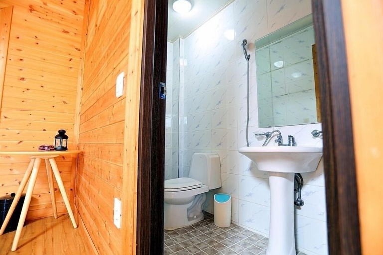 Bathroom, Luna in Jeju Pension, Jeju