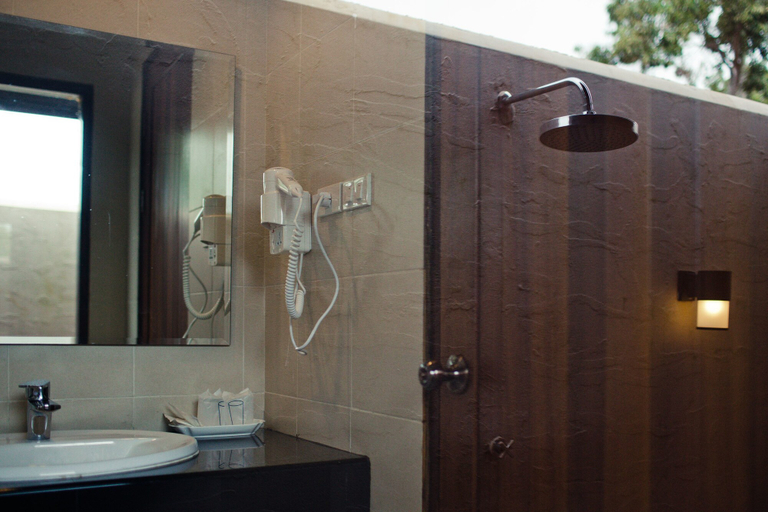 Bathroom 3, Sabaidee Valley, Paksong