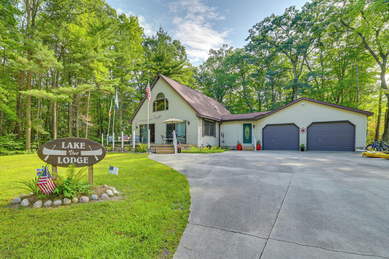 Exterior & Views 1, Inviting Lake Vue Lodge Home w/ Fire Pit + Deck, Montmorency